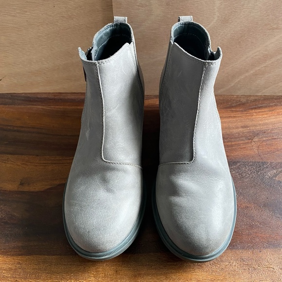 Sorel Evie II Gray Side Zip Chelsea Boots Ankle Booties Shoes Women's Size 8.5 - Picture 2 of 9